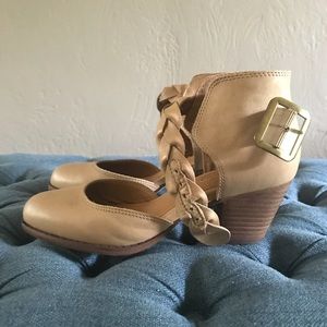 Corso Como Tan Burlap style